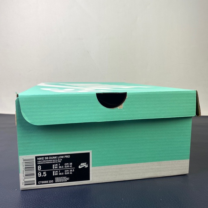 from O*ff-W*hite x Nike Dunk Low