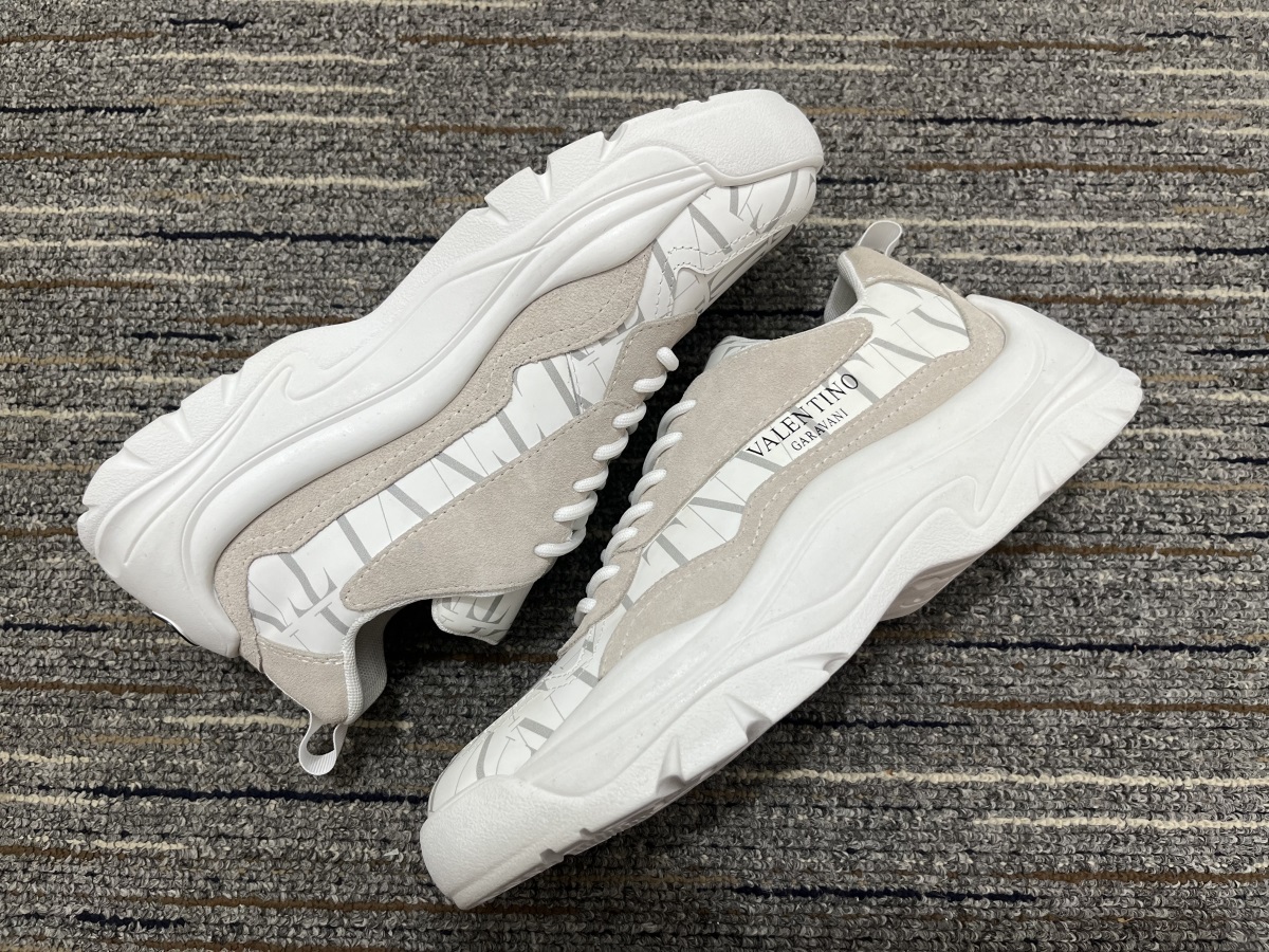 Men Women 𝑉*𝐴𝐿𝐸𝑁𝑇𝐼𝑁𝑂 Top Sneakers