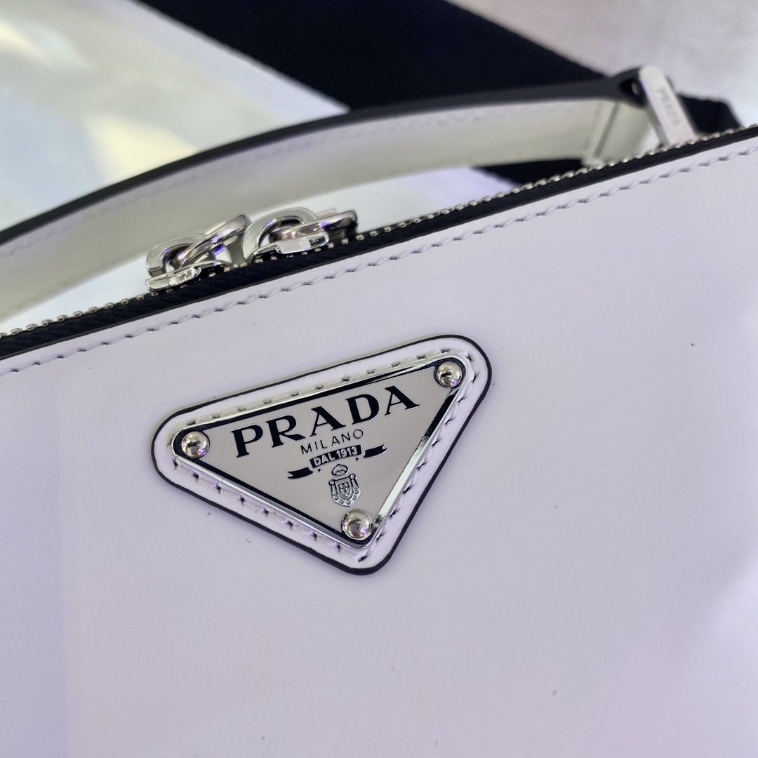 P*rada Bag Top Quality 22*16*6CM