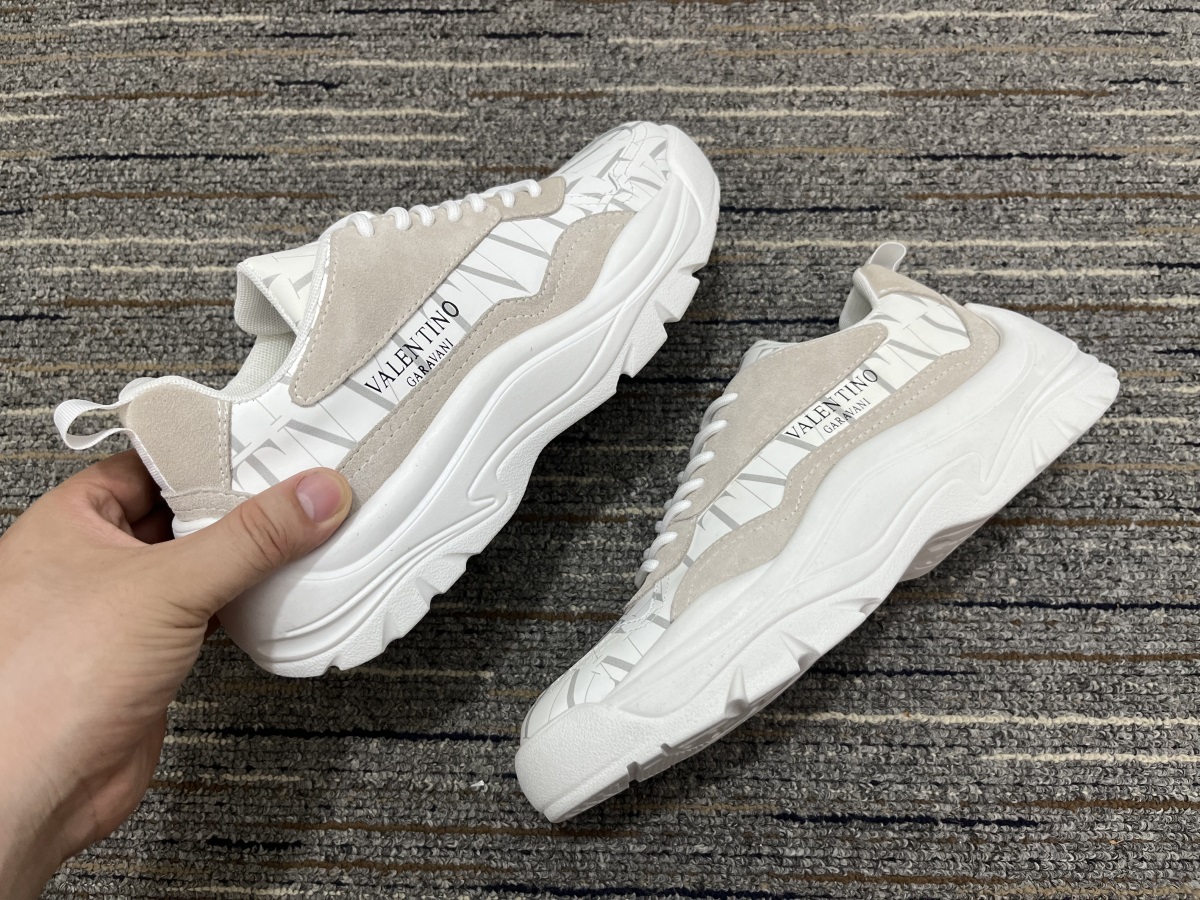 Men Women 𝑉*𝐴𝐿𝐸𝑁𝑇𝐼𝑁𝑂 Top Sneakers