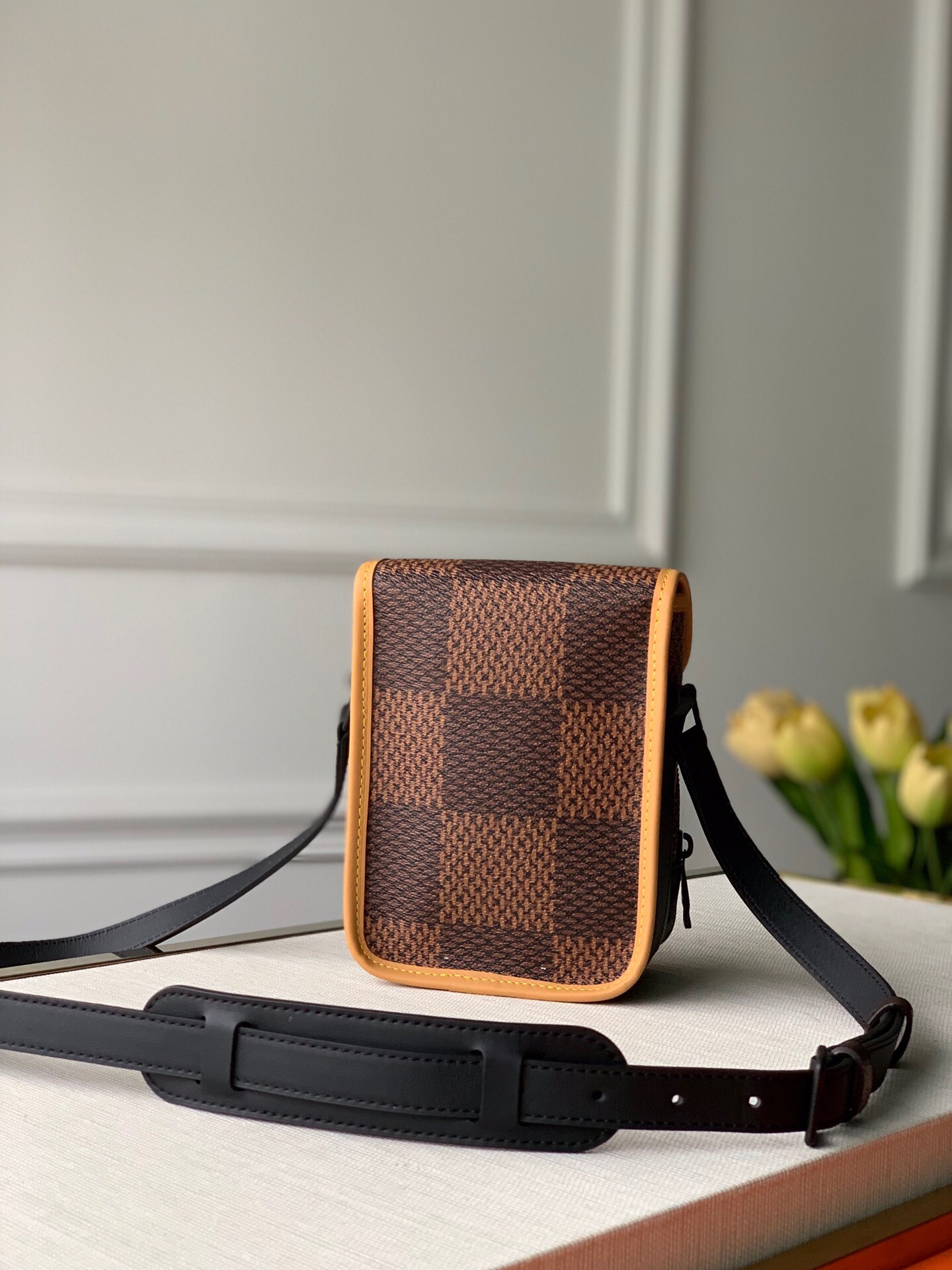 L*ouis V*uitton Top Bag 13×18×8 cm