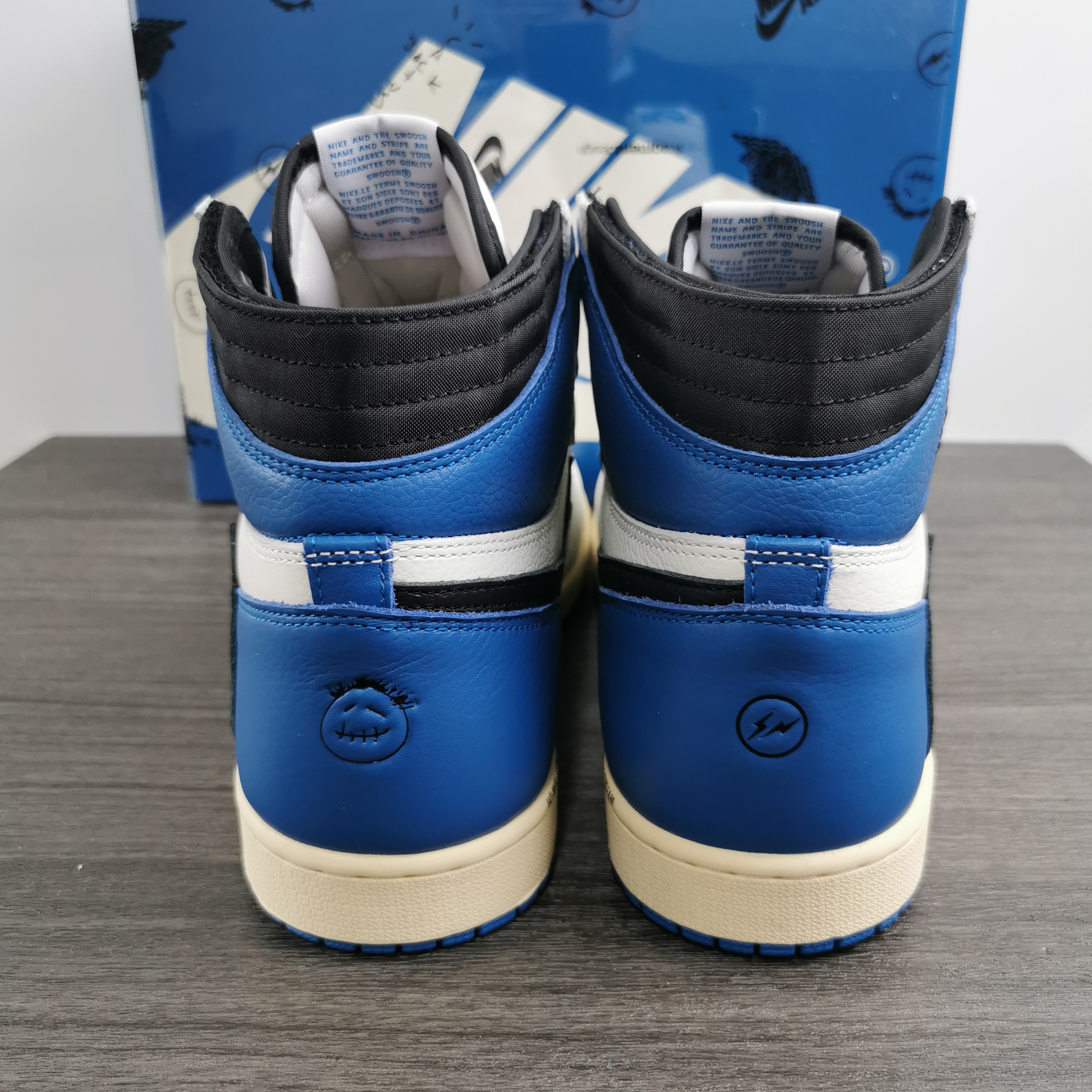 Air Jordan 1 Travis Scott DH3227-105