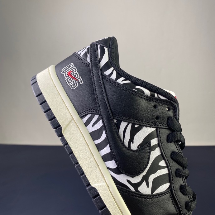 from Nike Dunk SB Low Zebra DM3510-001