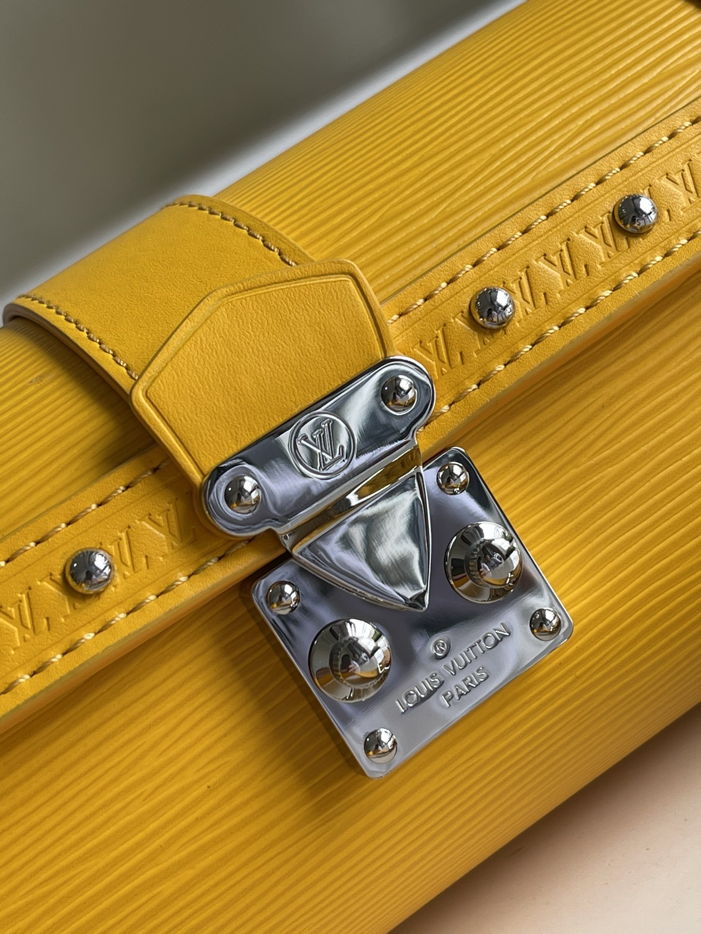 L*ouis V*uitton Bag Top Quality 20*10*10cm