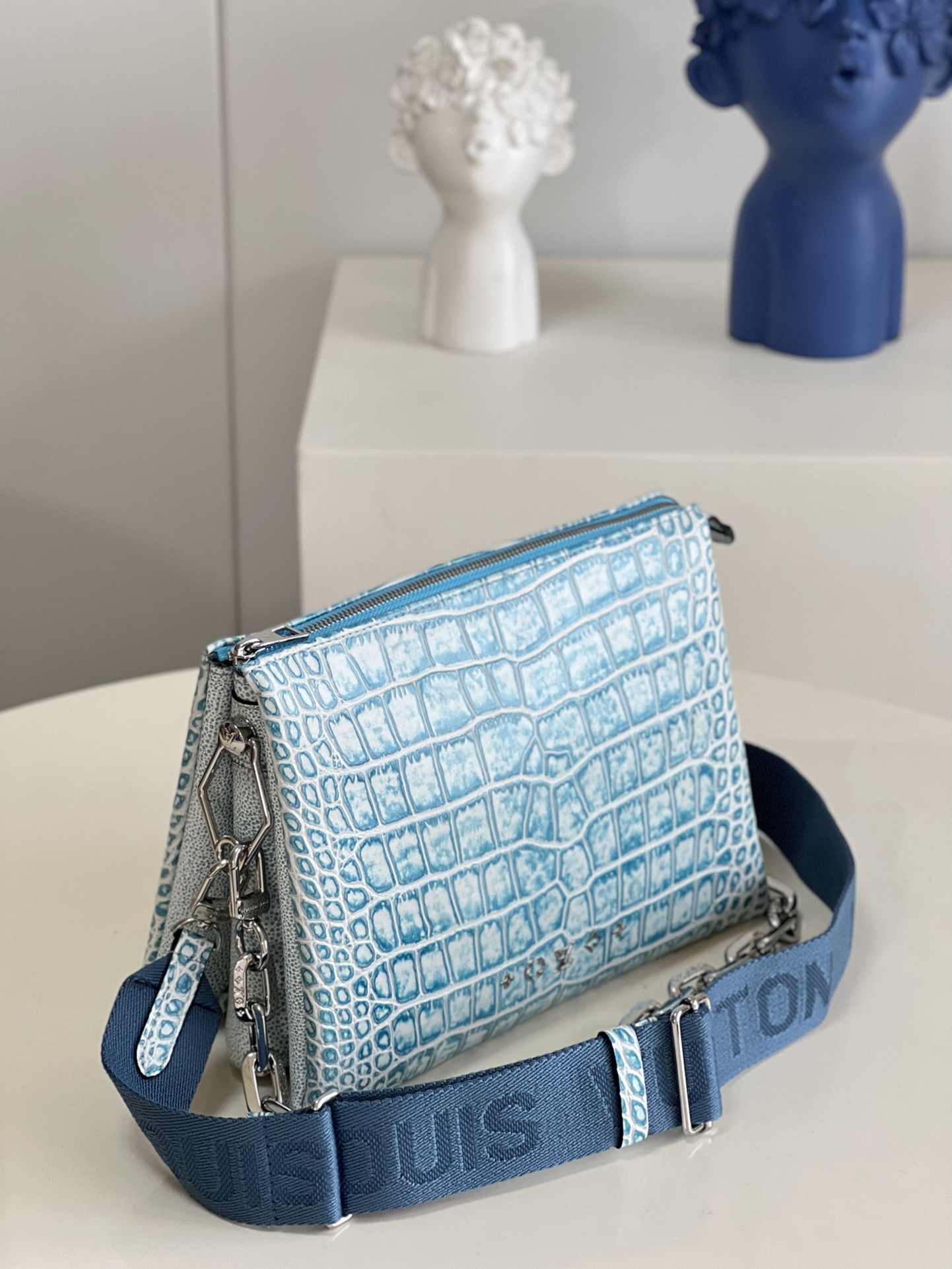 L*ouis V*uitton Top Bag 26*20*12CM