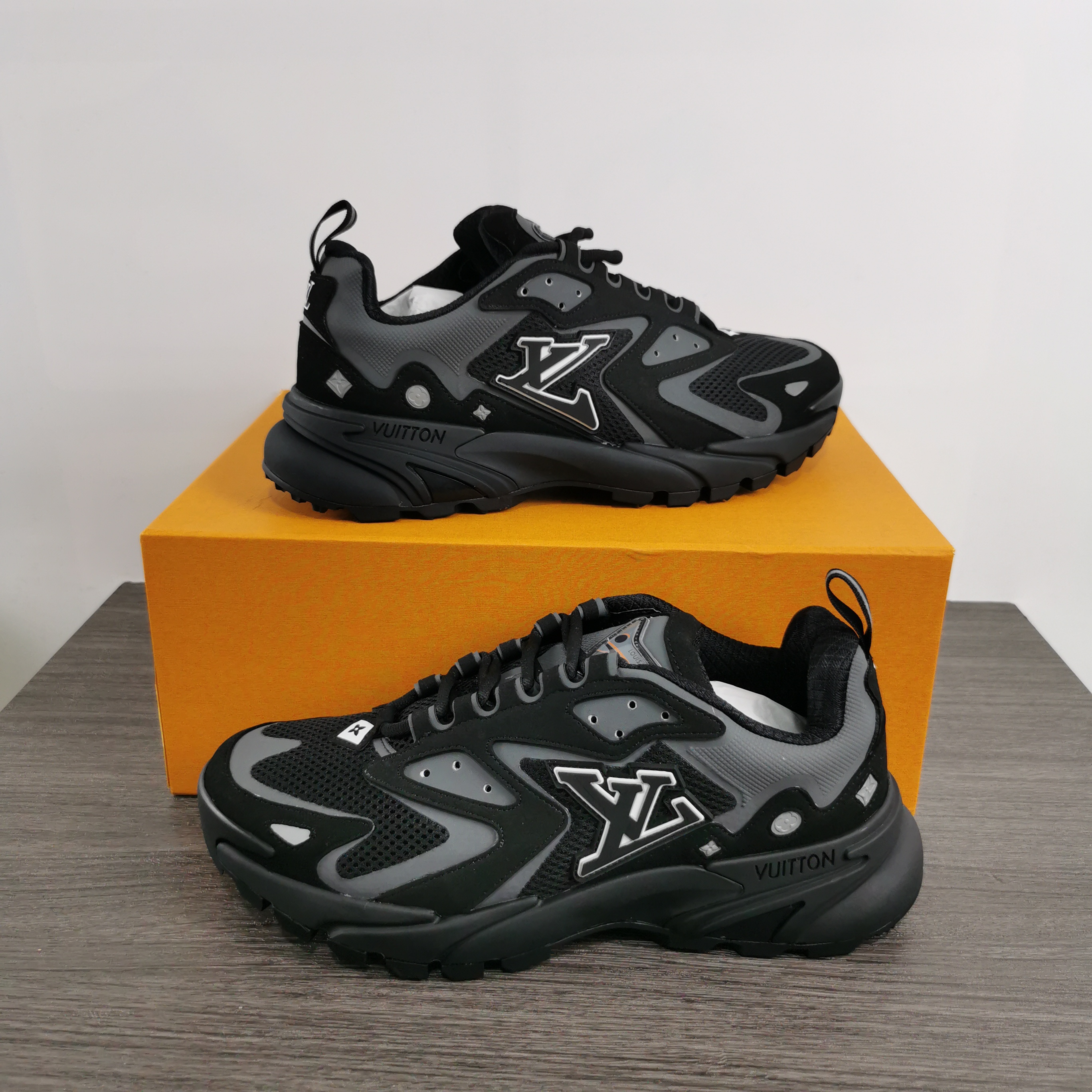 Men L*ouis V*uitton Top Sneakers