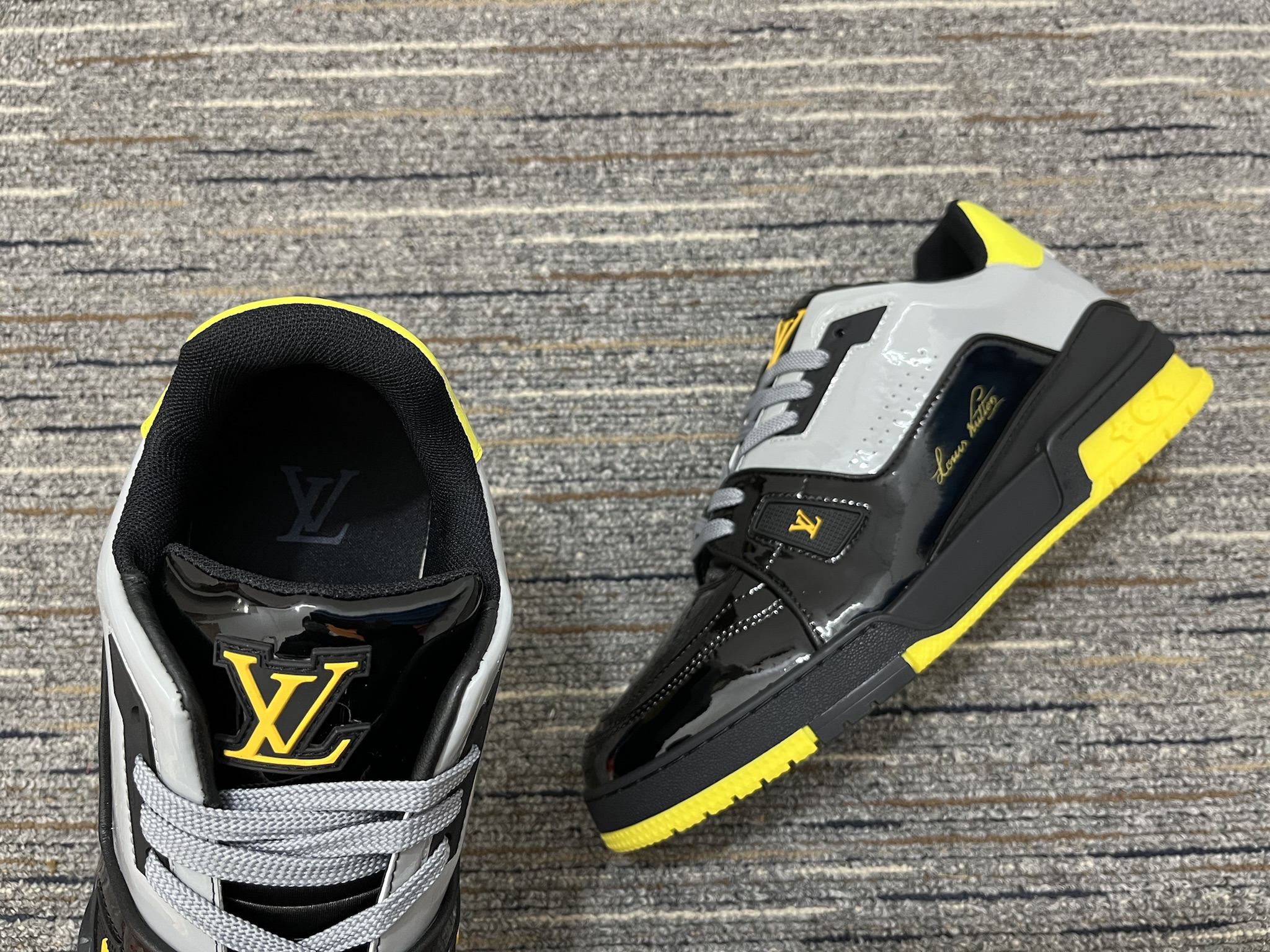 Men L*ouis V*uitton Top Sneakers