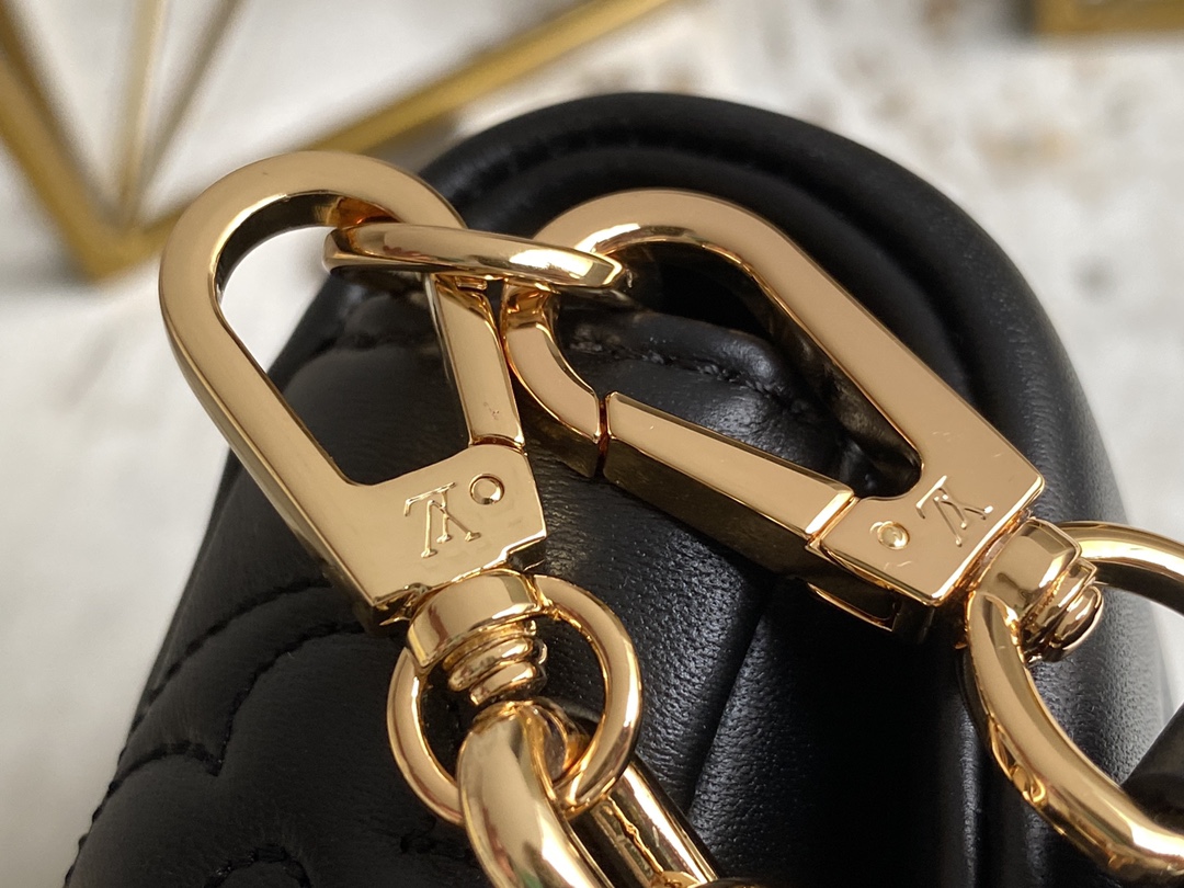 L*ouis V*uitton Bag Top Quality 20*12*6CM