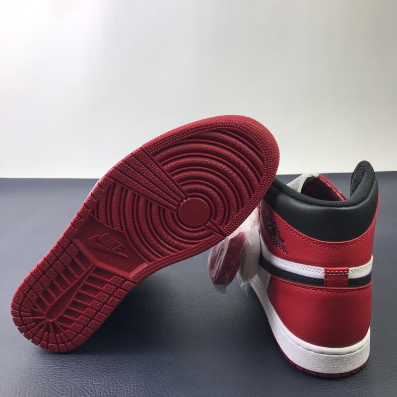 Air Jordan 1 Chicago 555088-101