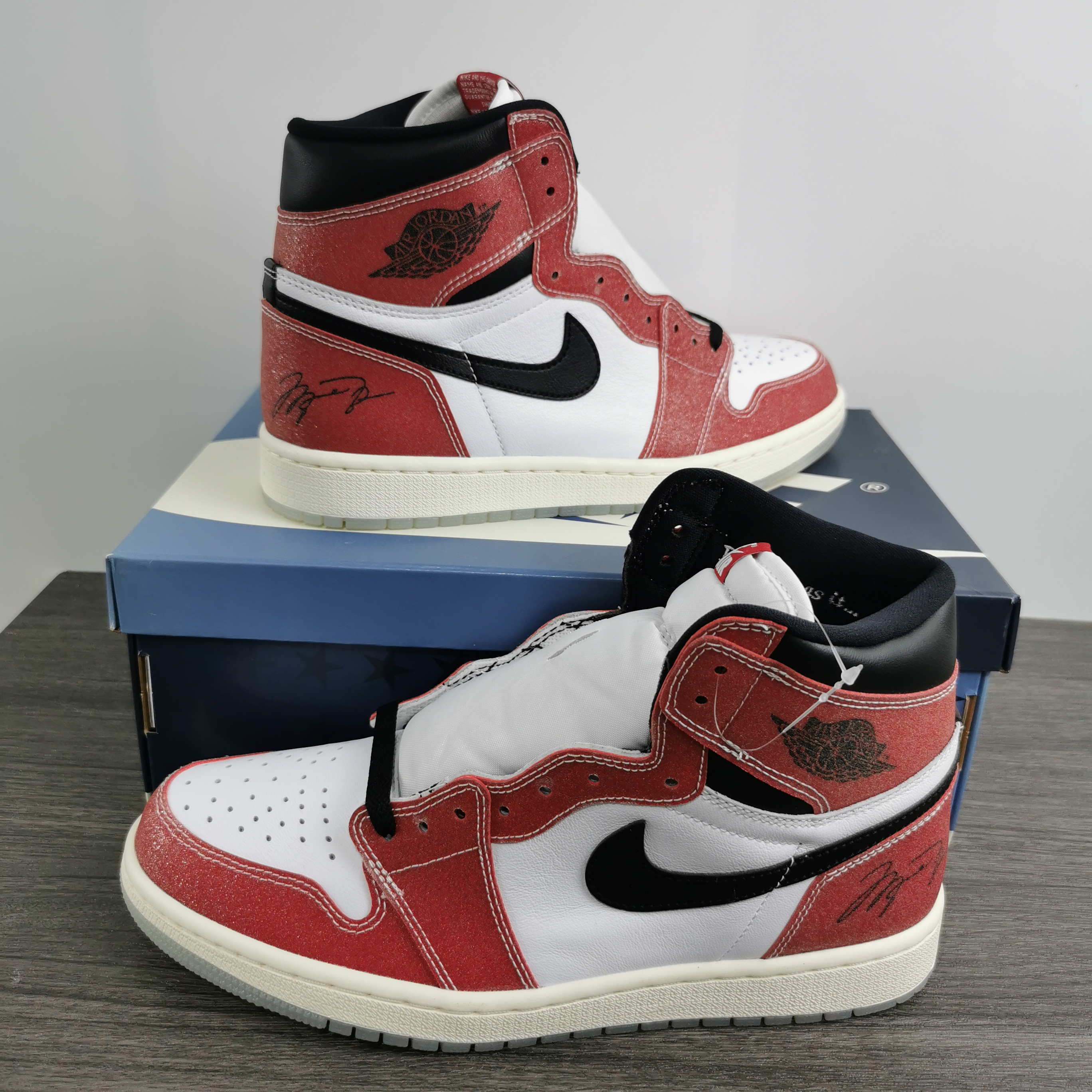 Trophy Room x Air Jordan 1 High OG DA2728-100