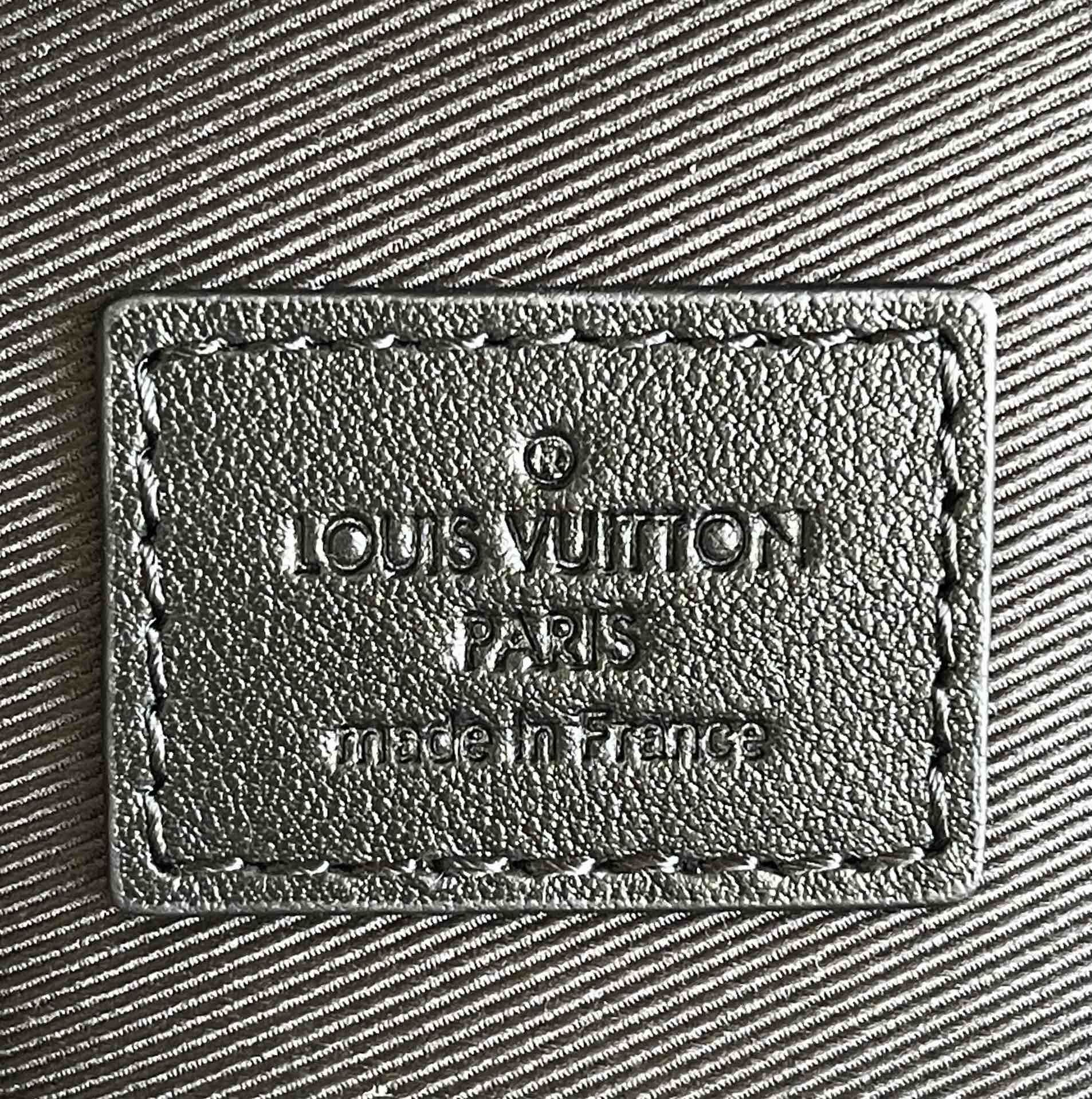 L*ouis V*uitton Bag Top Quality 22 x 18 x 8 CM