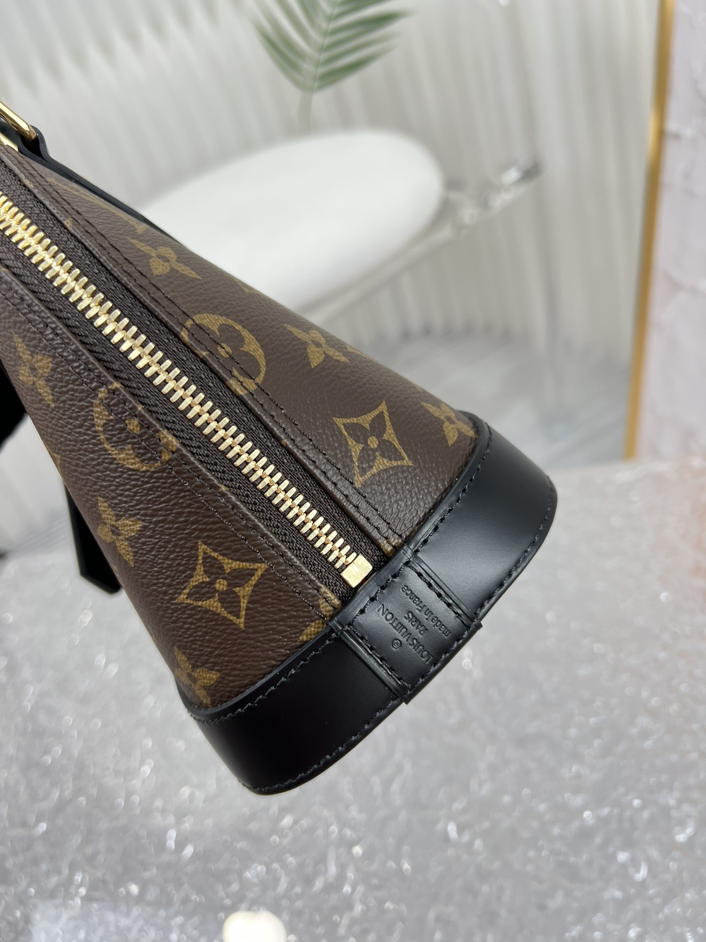 L*ouis V*uitton Top Bag 23.5*17.5*11.5cm