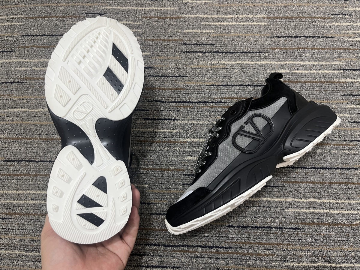 Men Women 𝑉*𝐴𝐿𝐸𝑁𝑇𝐼𝑁𝑂 Top Sneakers