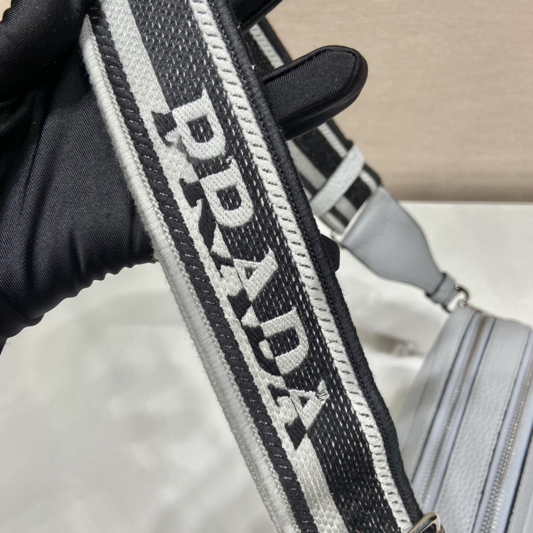 P*rada Bag Top Quality 22*14*8CM