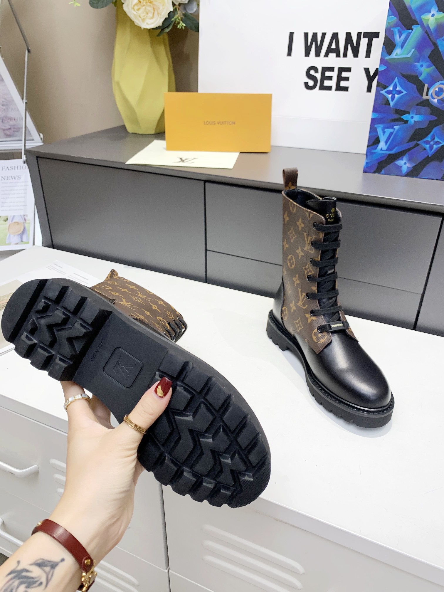 Women L*ouis V*uitton Top Sneaker