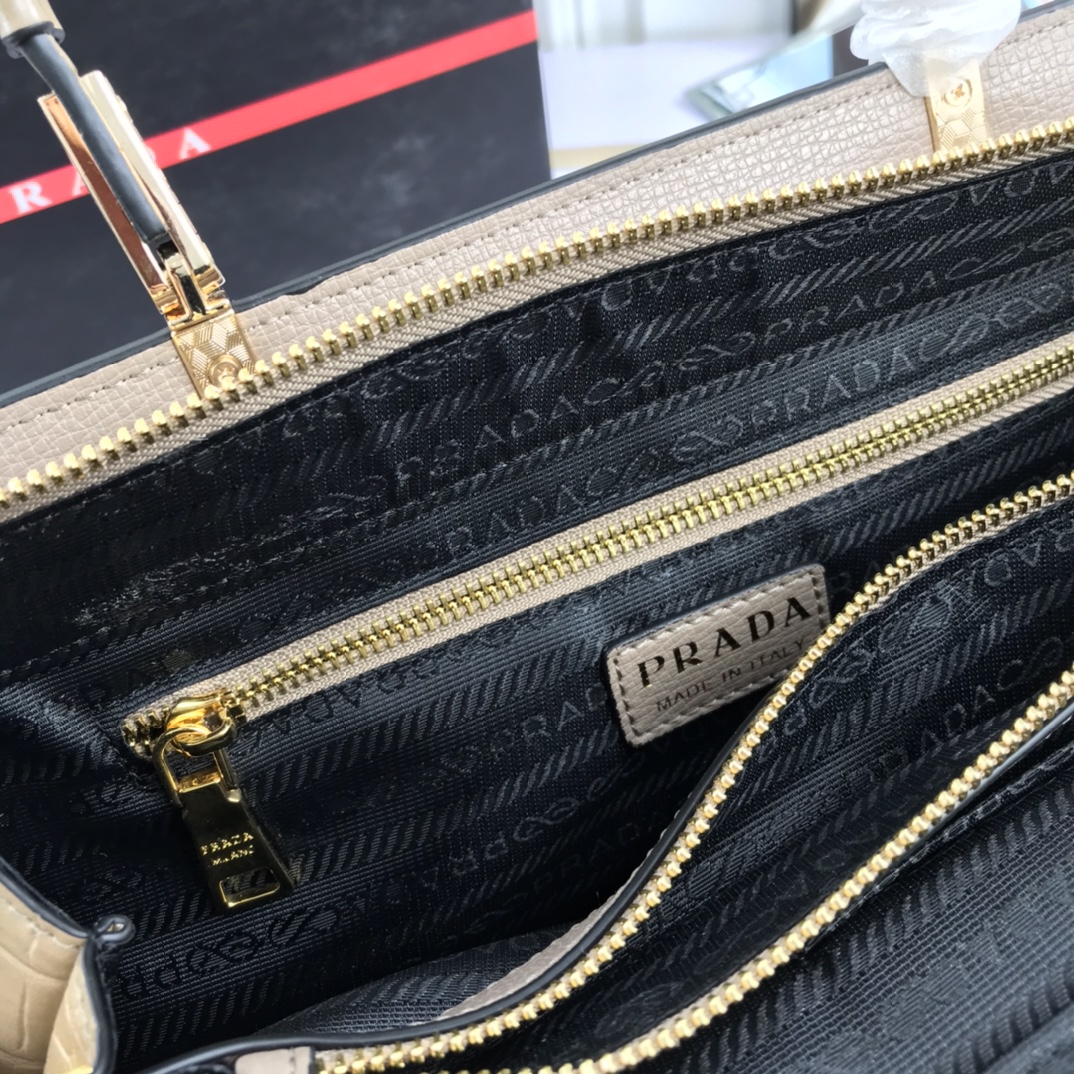 P*rada Top Bag 30*23*13cm