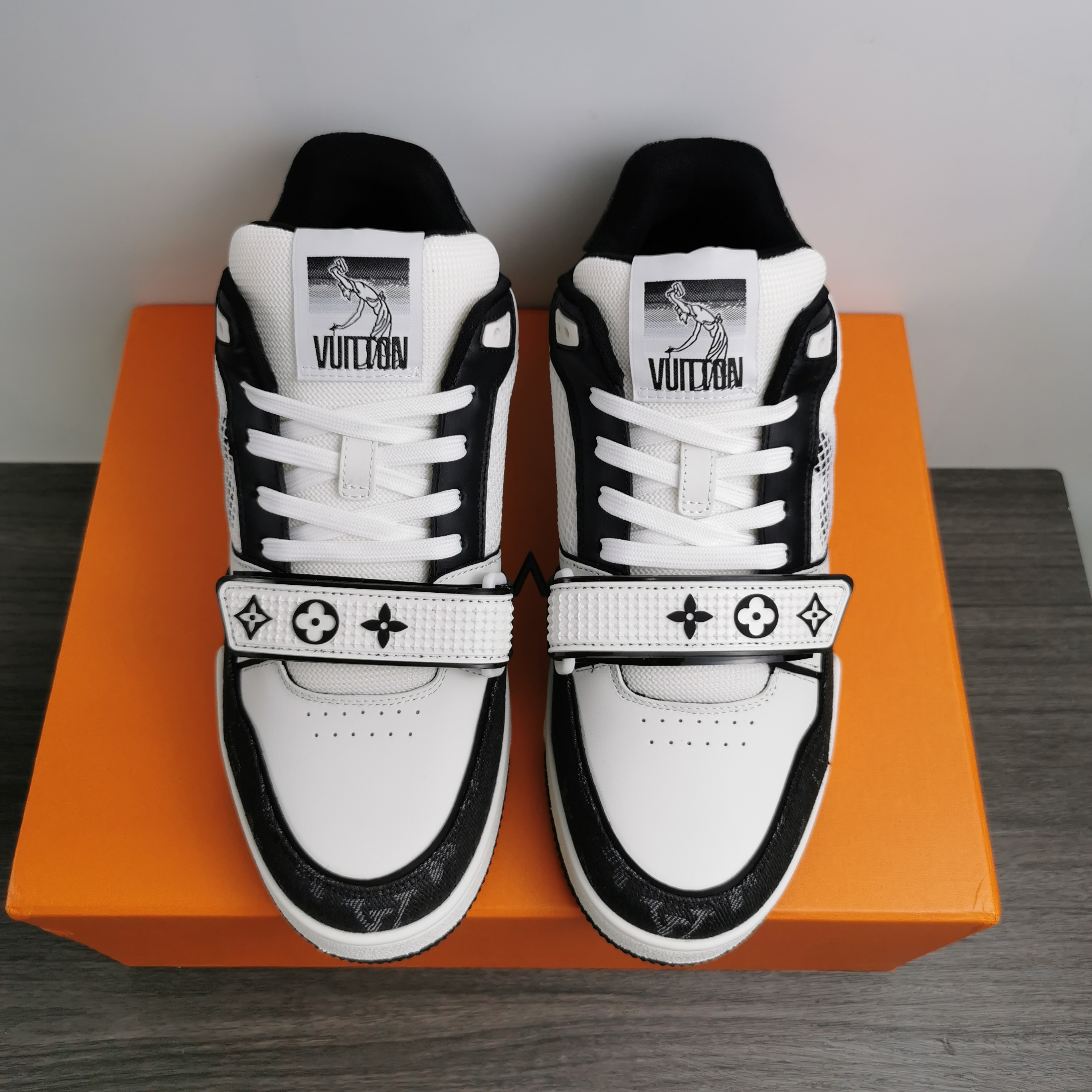Men L*ouis V*uitton Top Sneakers