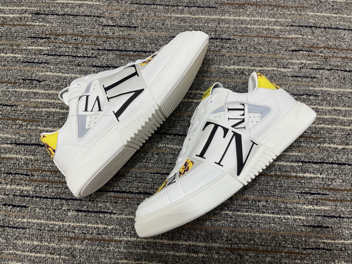 Men Women 𝑉*𝐴𝐿𝐸𝑁𝑇𝐼𝑁𝑂 Top Sneakers