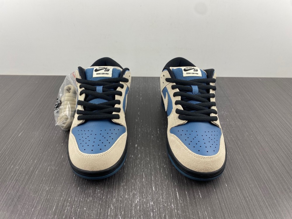 from Nike SB Dunk Low BQ6817-200