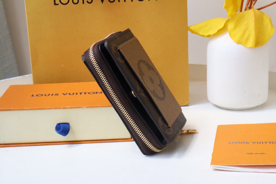 L*ouis V*uitton Bag Top Quality 11.5*8.5*2.2CM