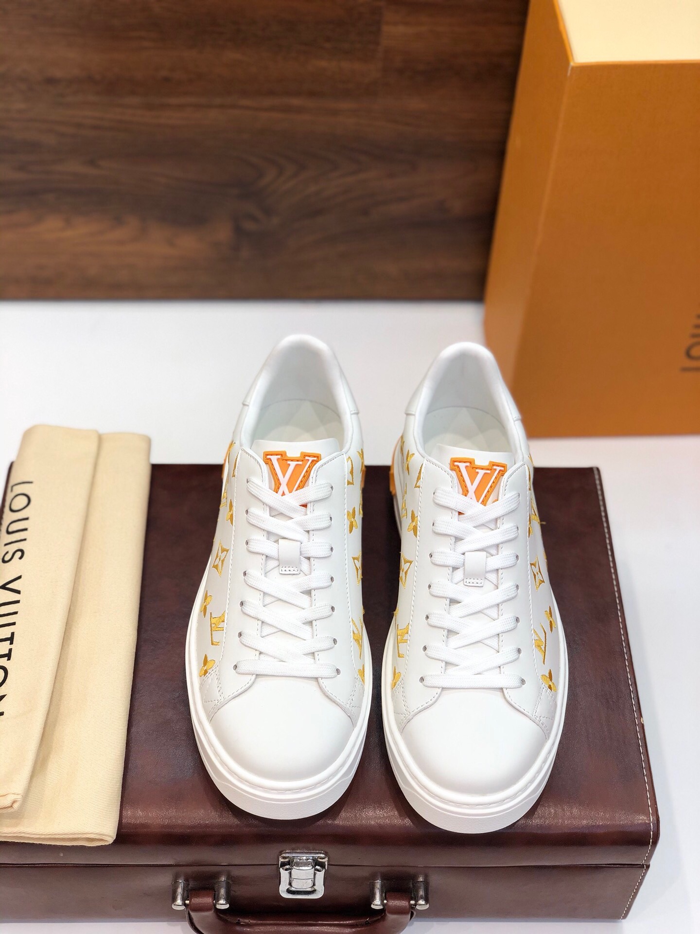 Women L*ouis V*uitton Top Sneakers