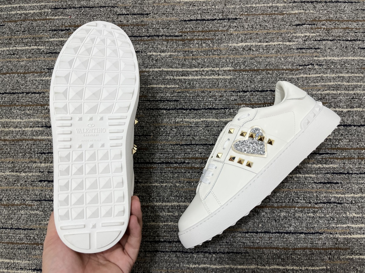 Men Women 𝑉*𝐴𝐿𝐸𝑁𝑇𝐼𝑁𝑂 Top Sneakers