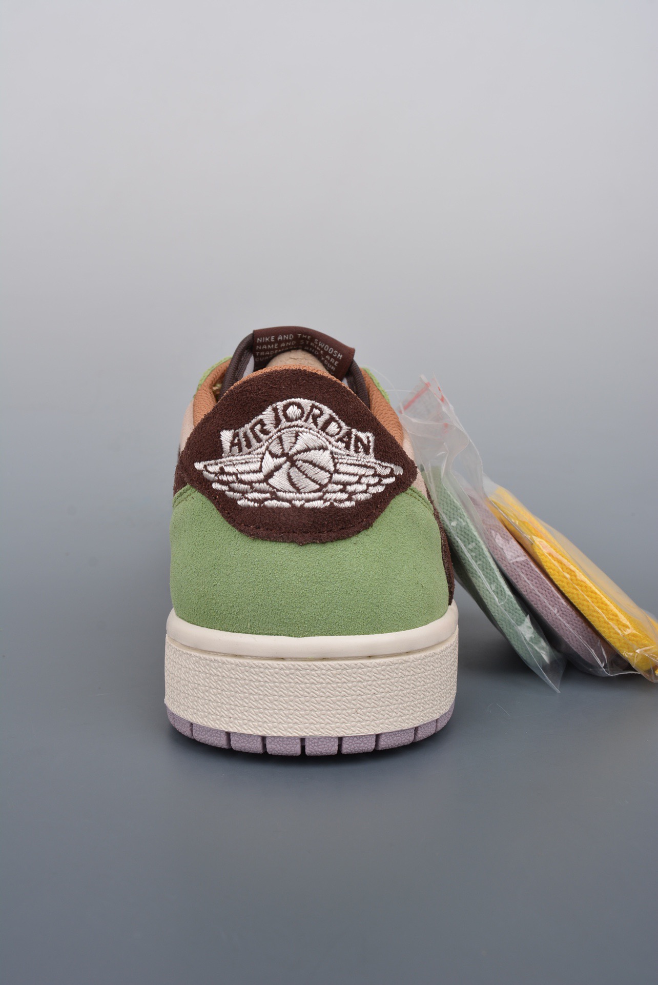 Travis Scott x Air Jordan 1 Low Reverse Mocha