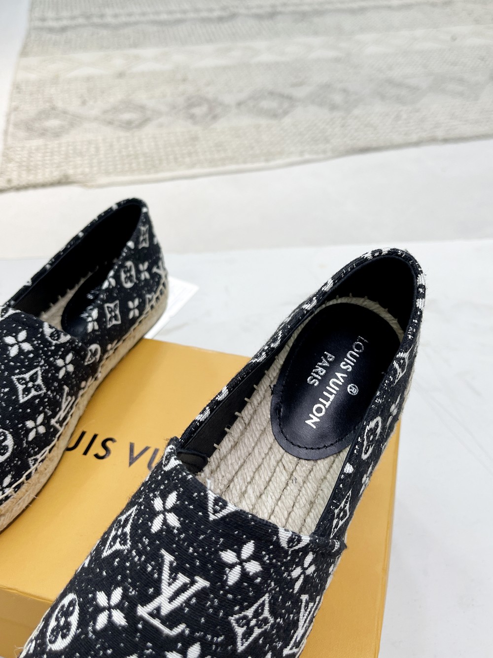 Women L*ouis V*uitton Top Sneaker