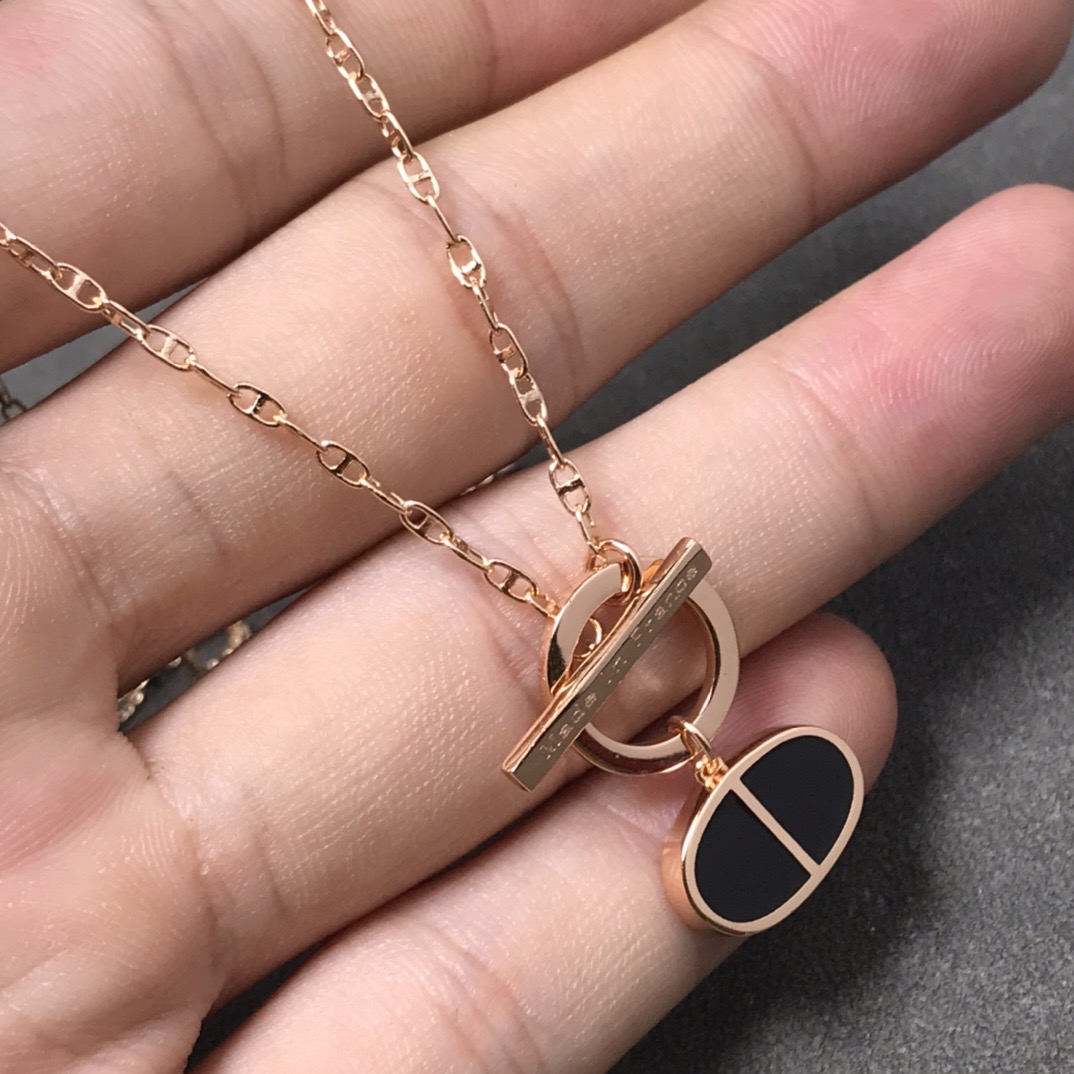 Necklace H*ermes