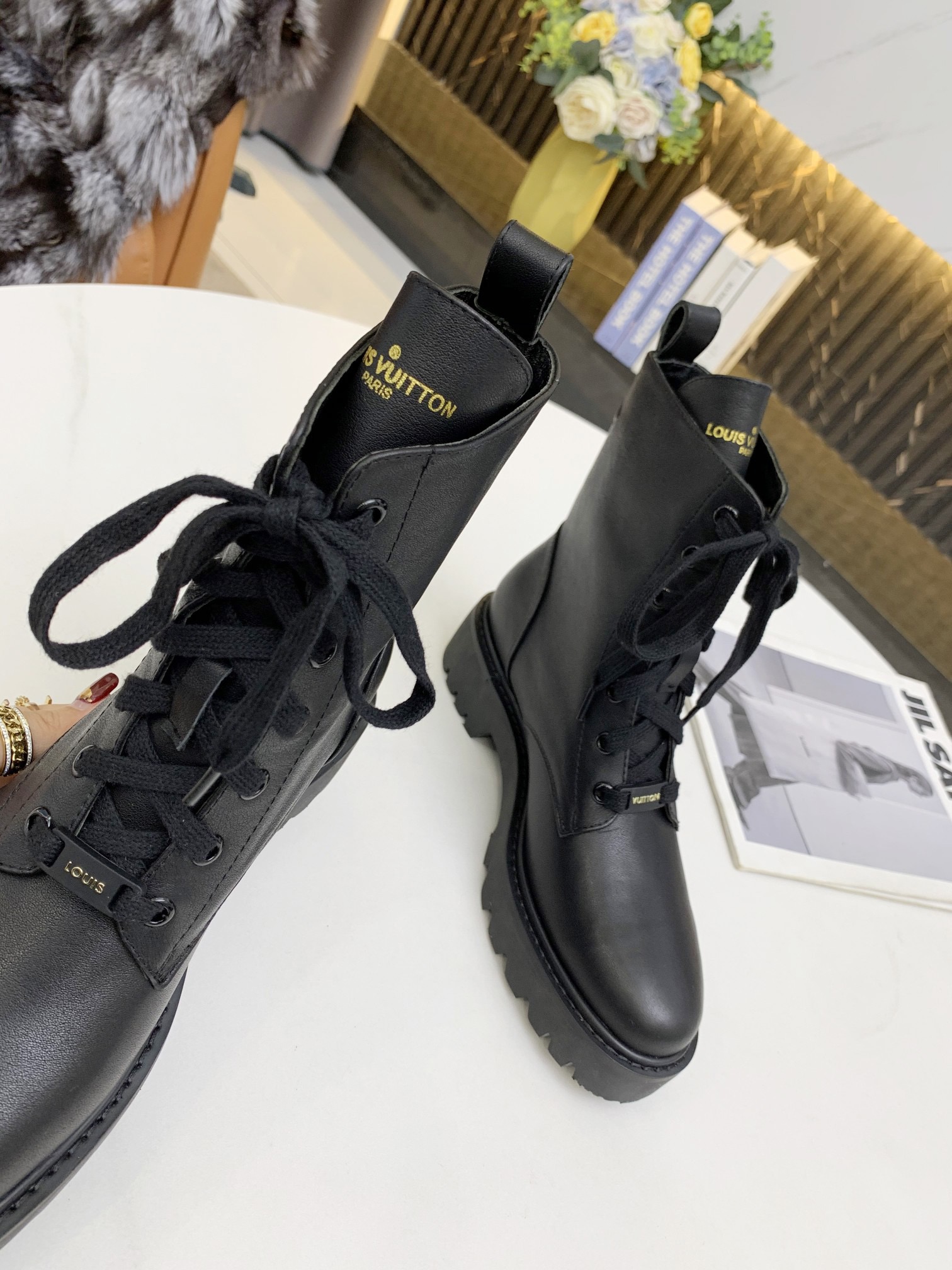 Women L*ouis V*uitton Top Boots Maikesneakers