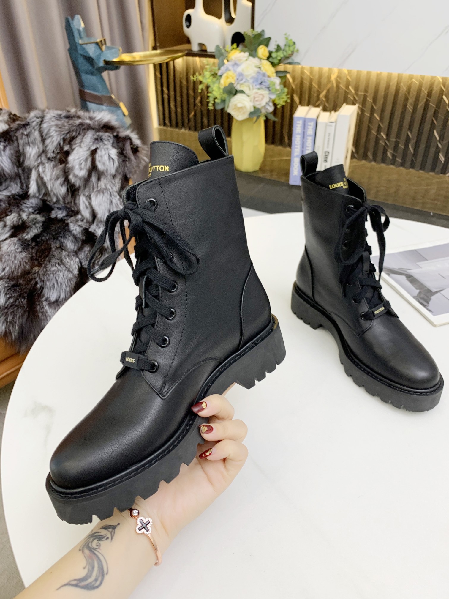 Women L*ouis V*uitton Top Boots Maikesneakers