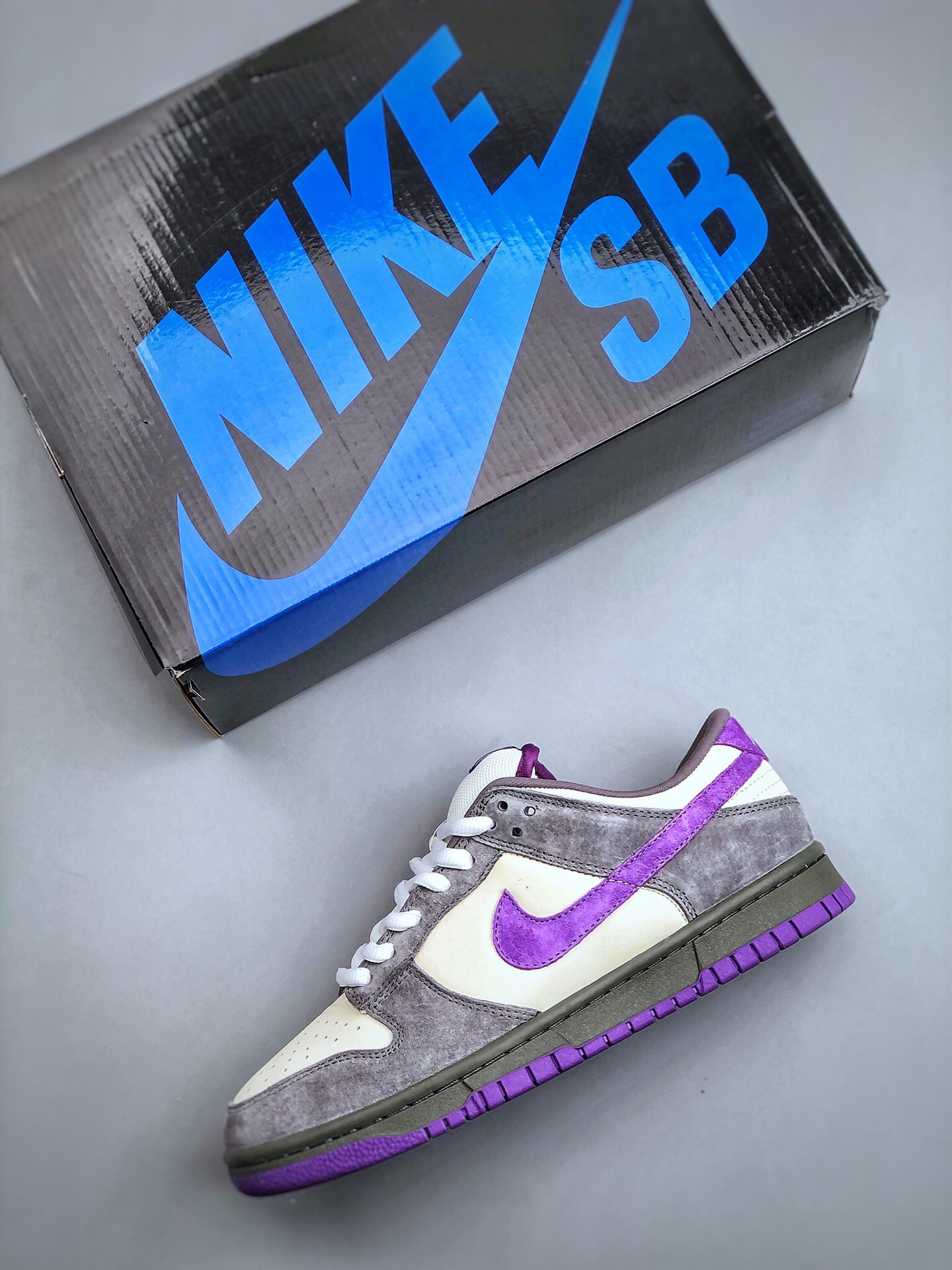 Nike SB Dunk low purple pigeon
