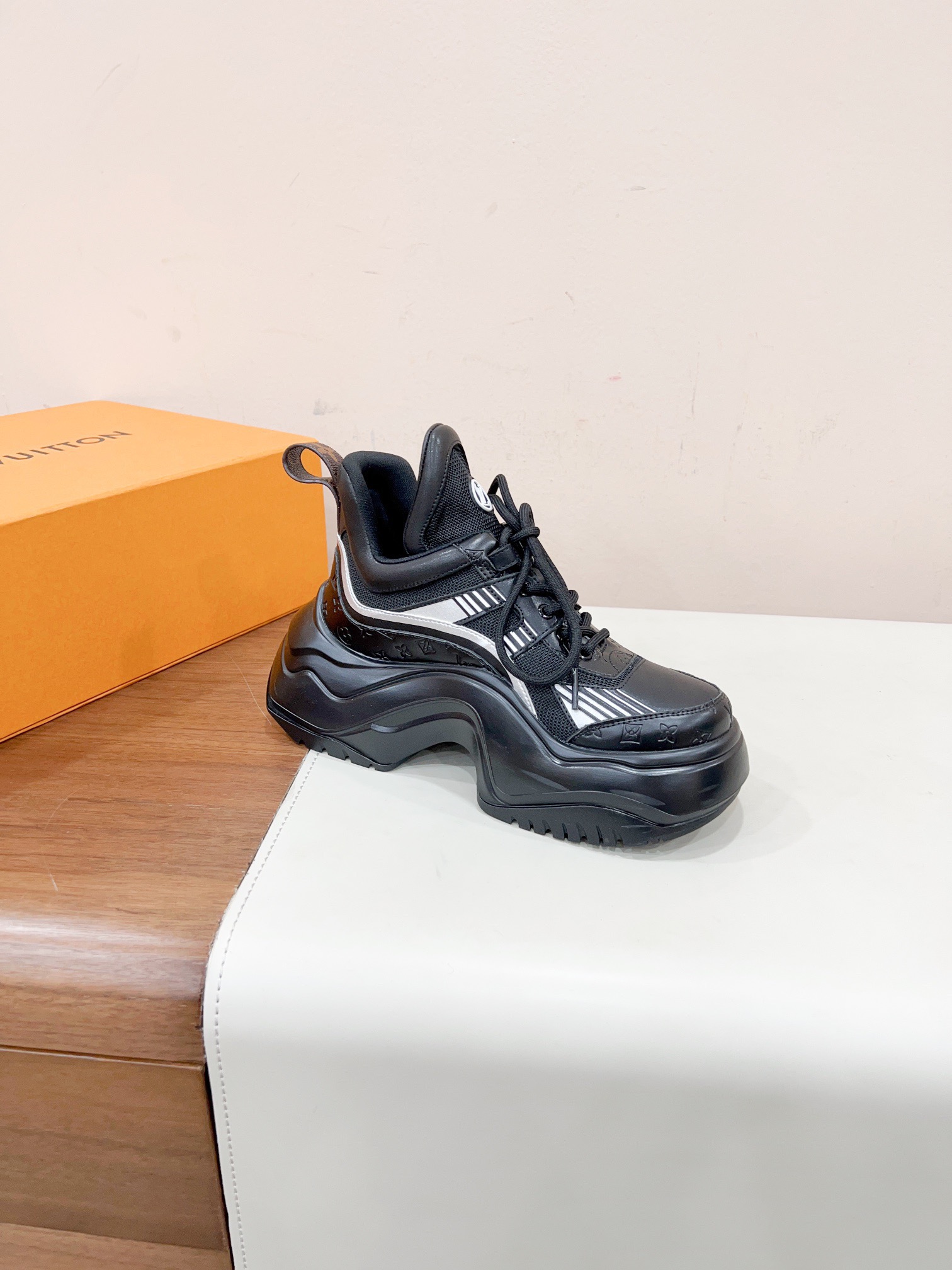 Women L*ouis V*uitton Top Sneaker