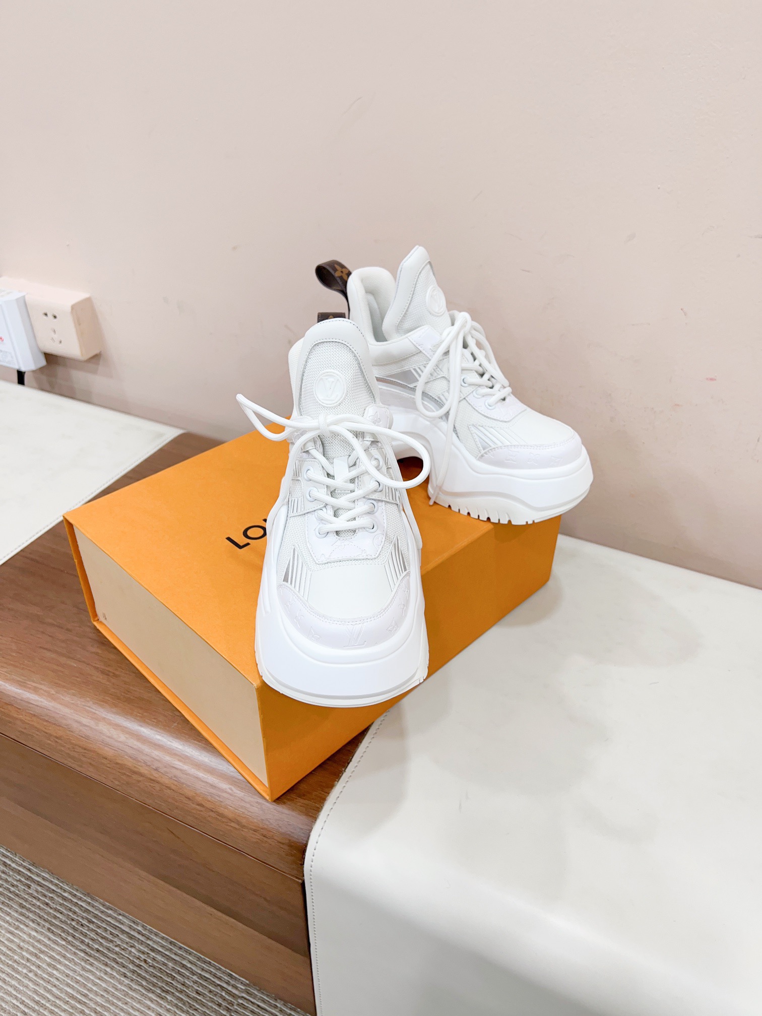 Women L*ouis V*uitton Top Sneaker