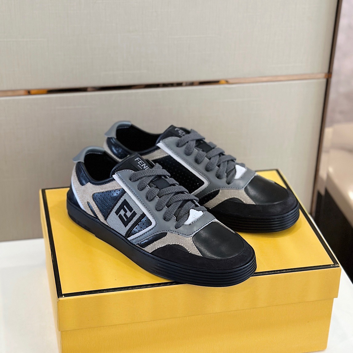 Men F*endi Top Sneaker