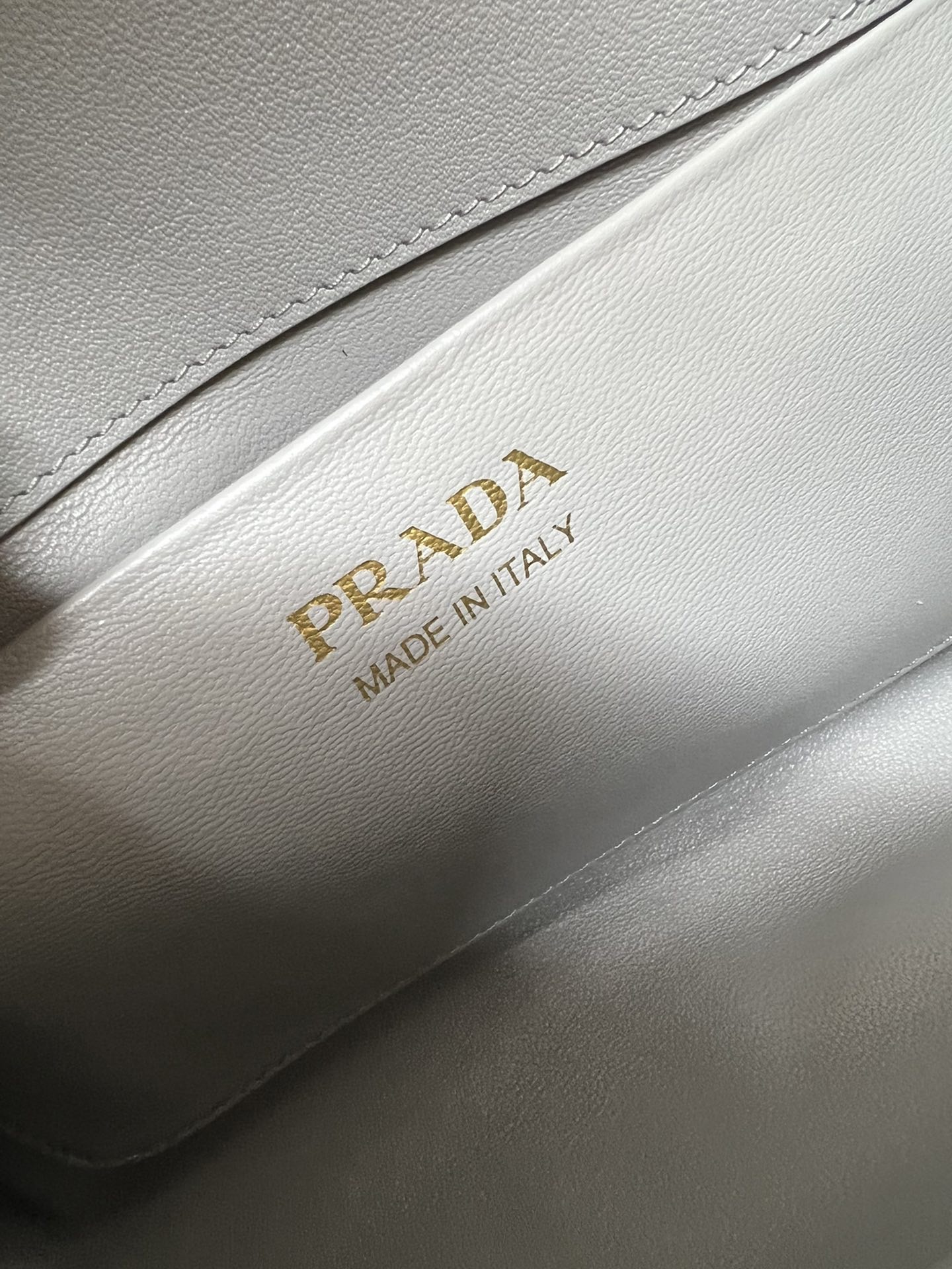 P*rada Bag Top Quality