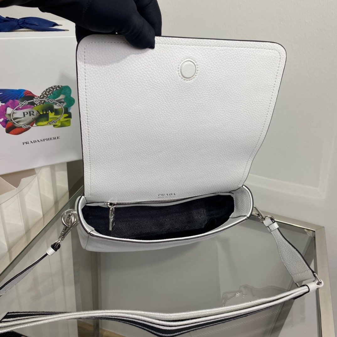 P*rada Bag Top Quality