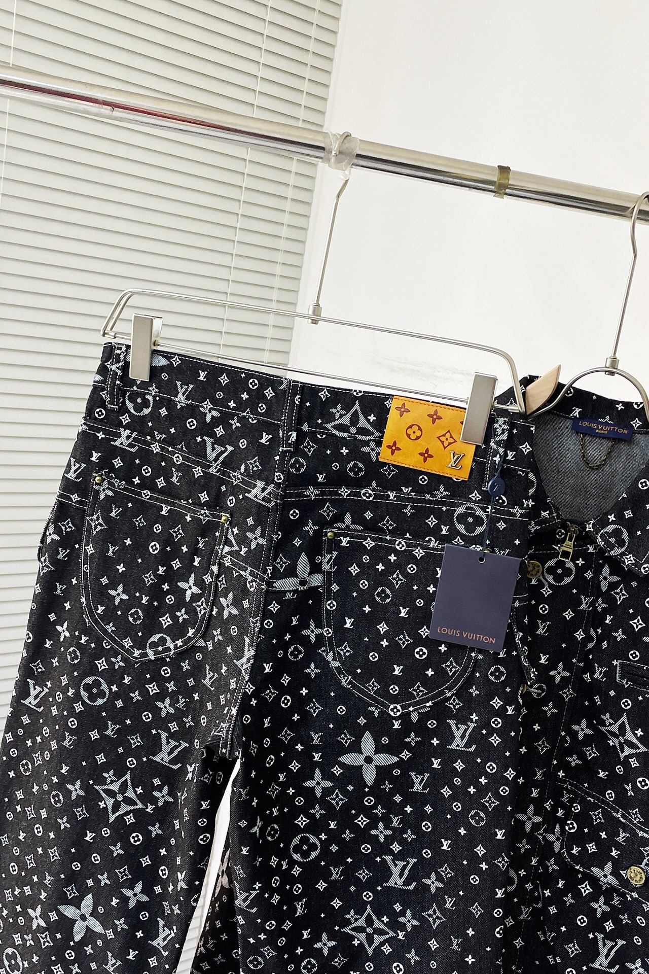 Men suits Top Quality