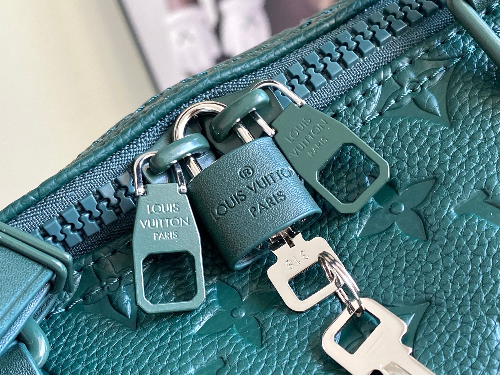 L*ouis V*uitton Top Bag