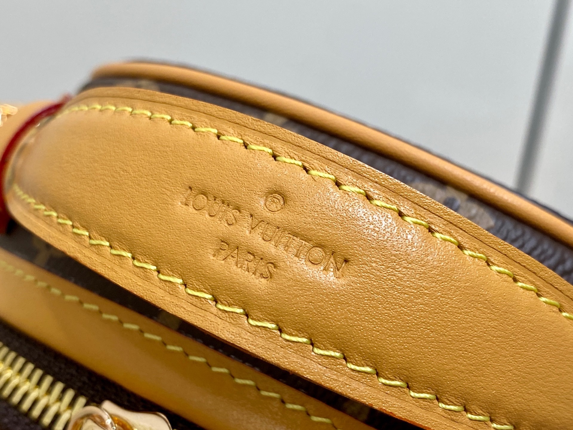 L*ouis V*uitton Top Bag