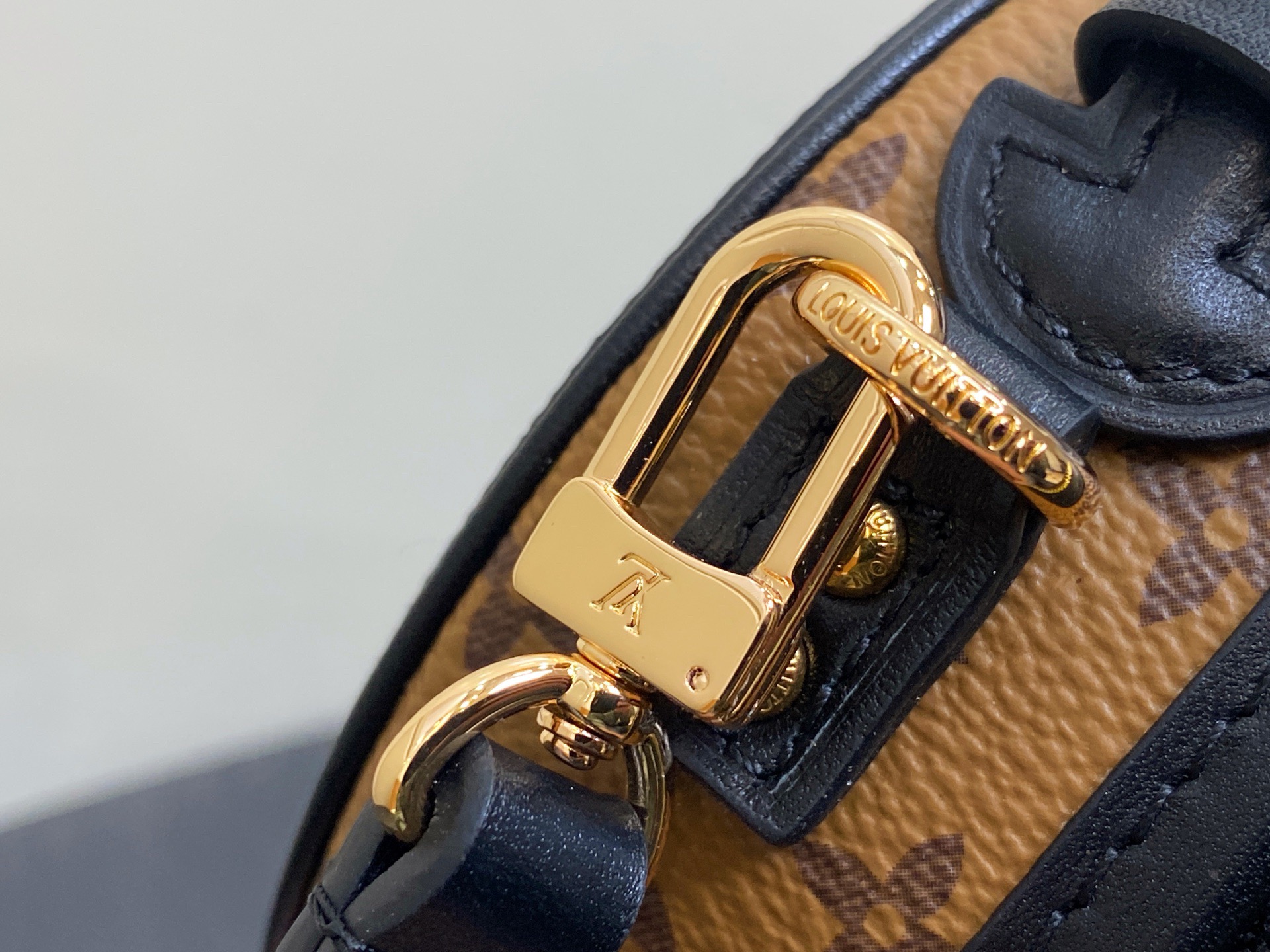 L*ouis V*uitton Top Bag