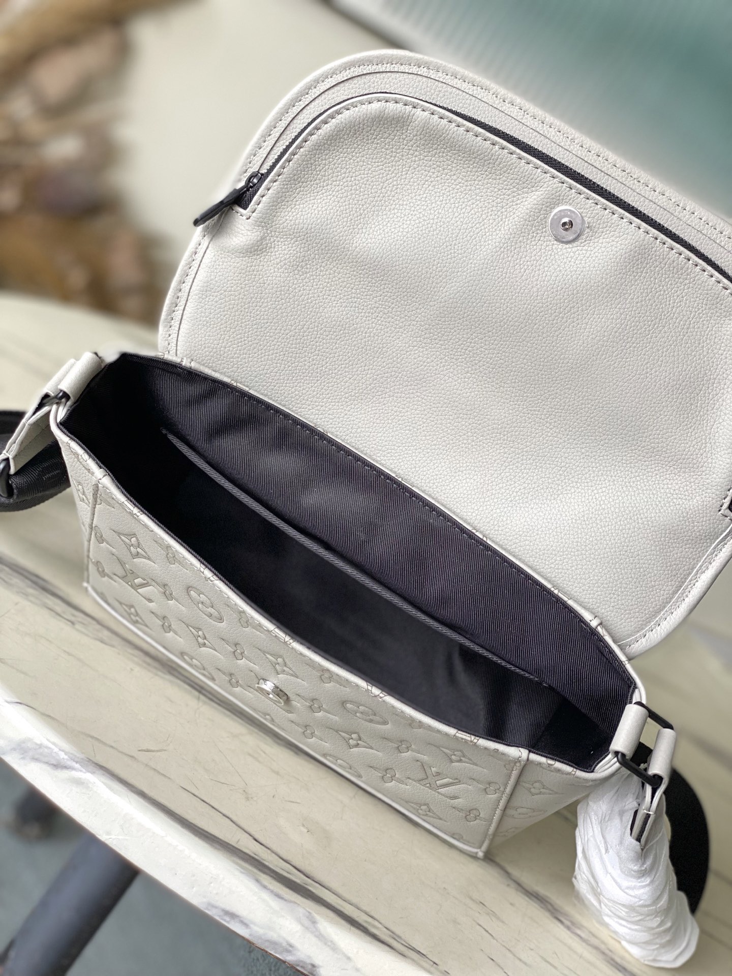 L*ouis V*uitton Top Bag