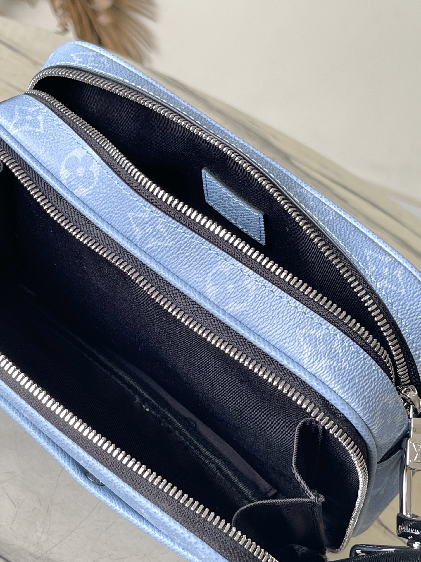 L*ouis V*uitton Top Bag