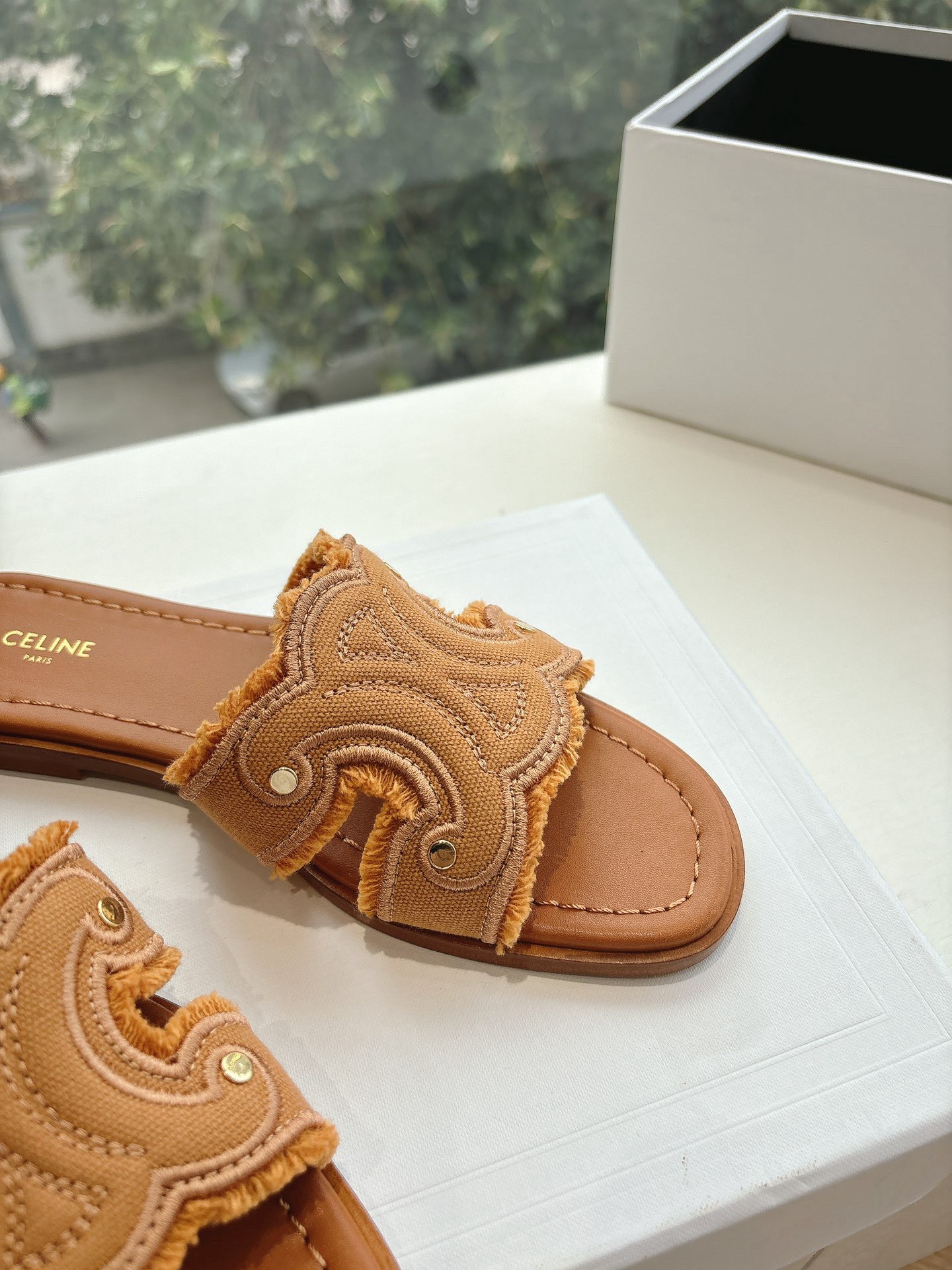 Women Top Quality C*eline shoes