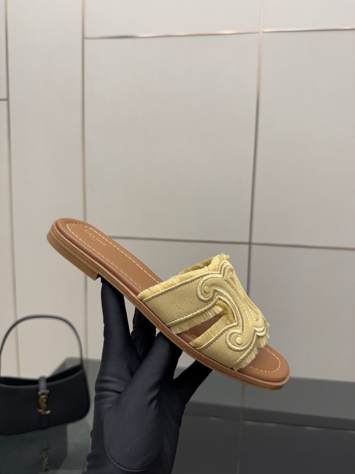 Women Top Quality C*eline shoes