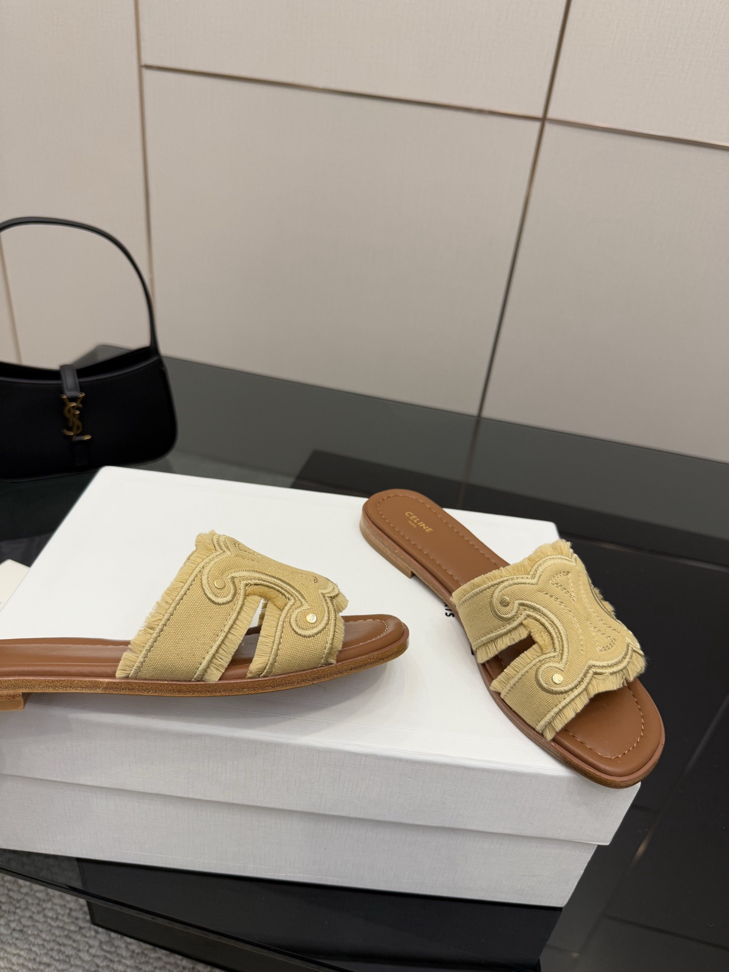 Women Top Quality C*eline shoes