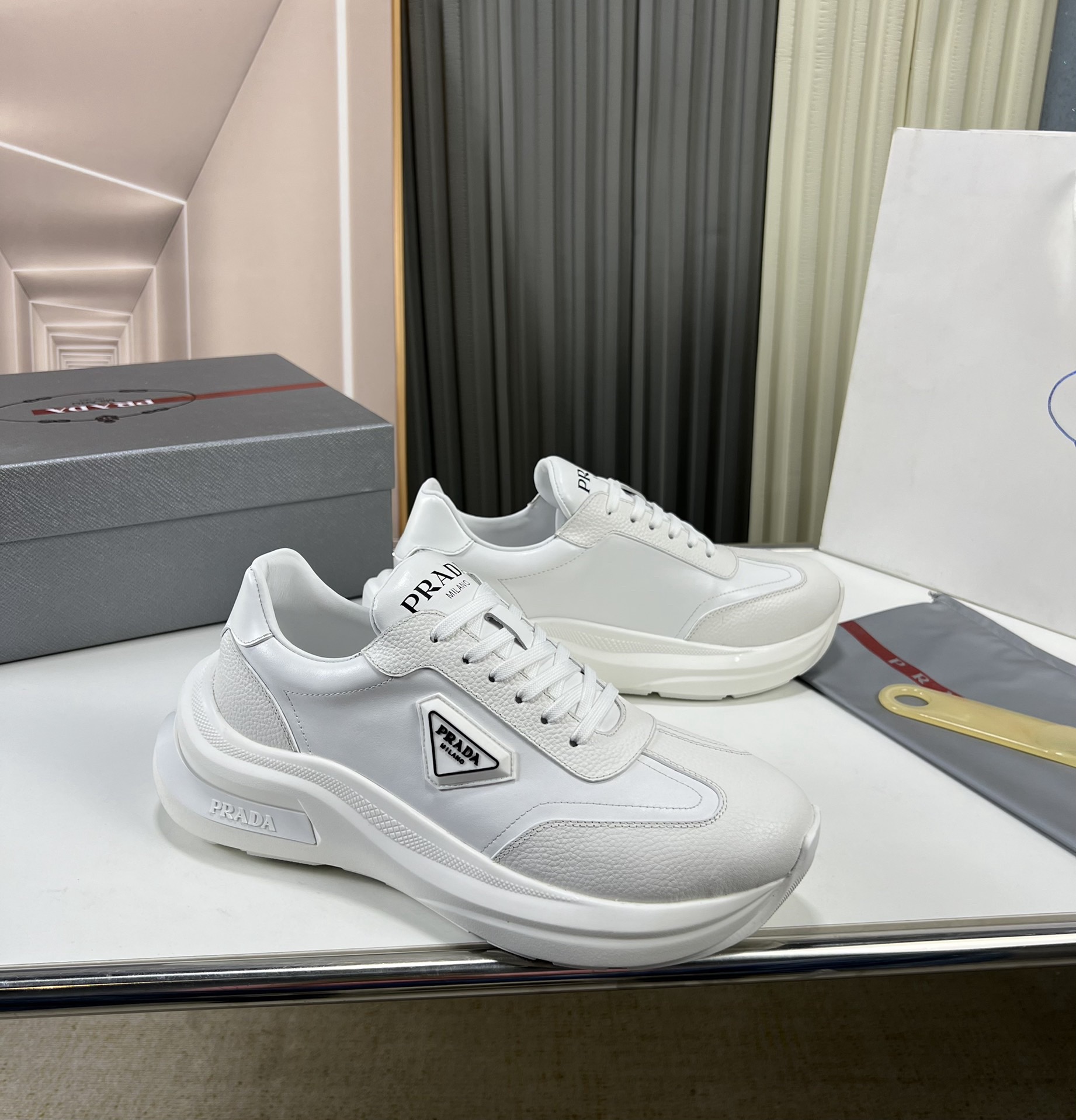 Women Men Top Quality P*rada shoes