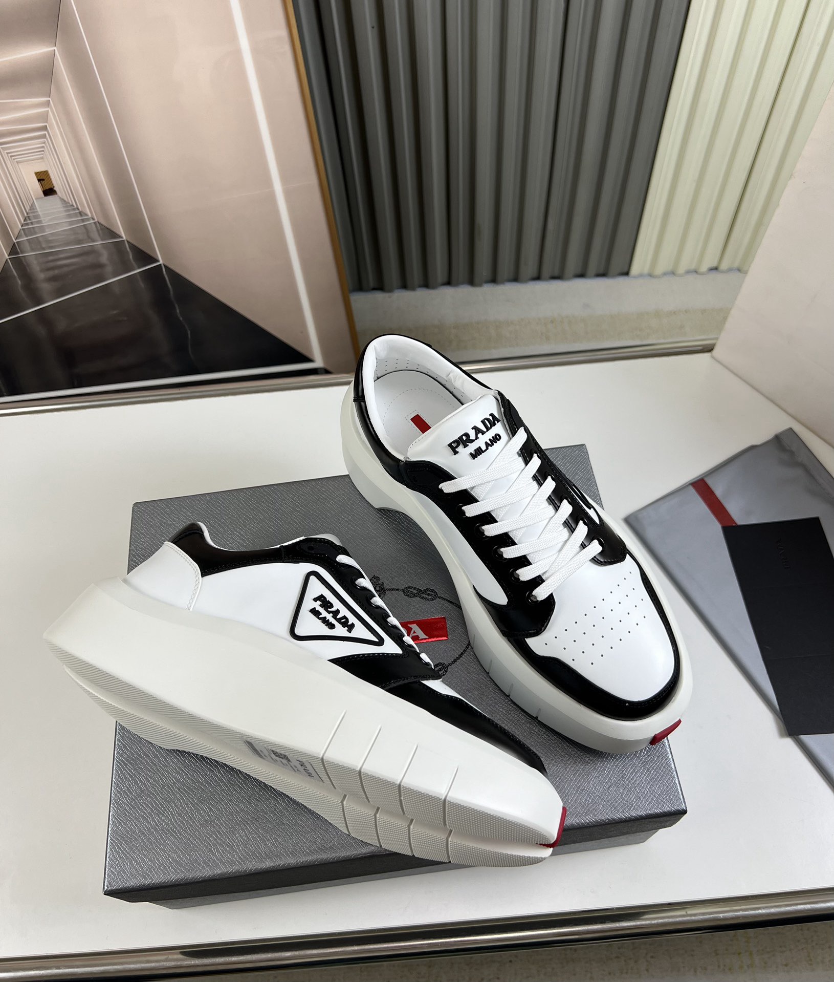 Women Men Top Quality P*rada shoes