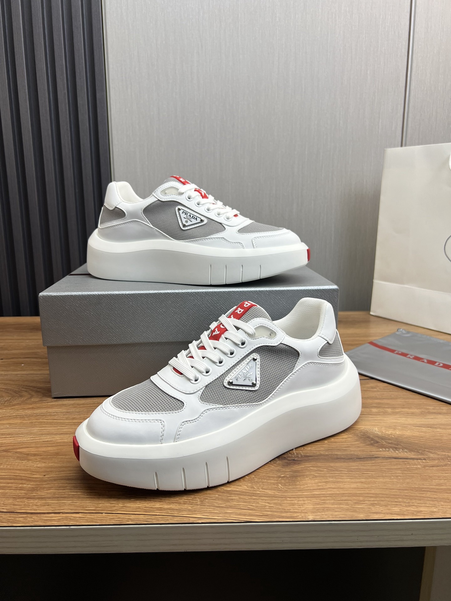 Women Men Top Quality P*rada shoes