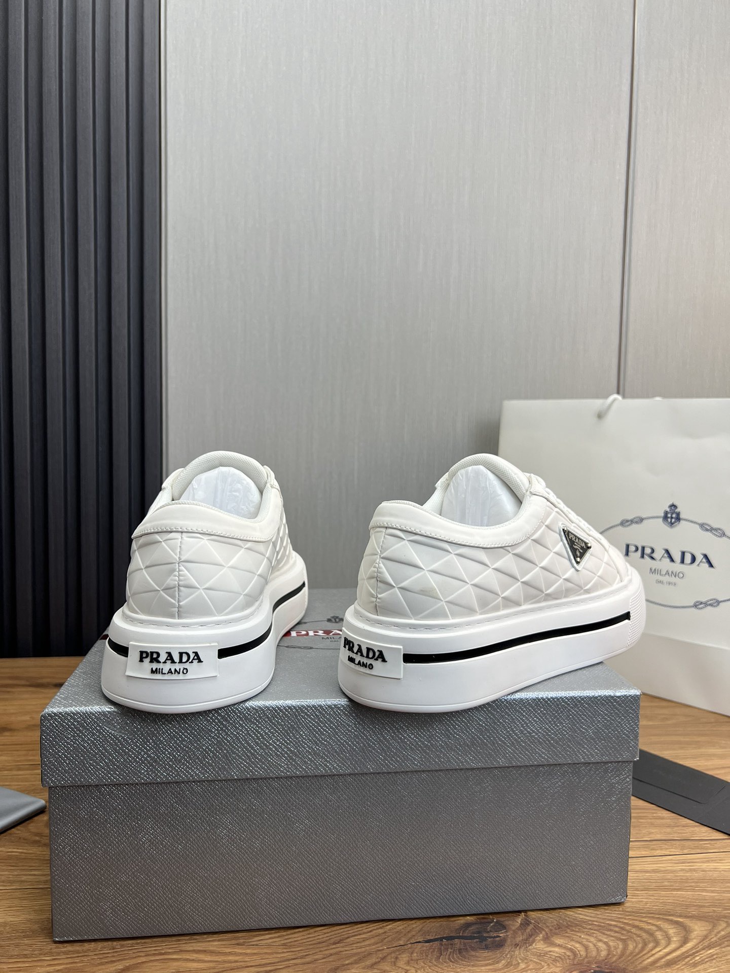 Women Men Top Quality P*rada shoes